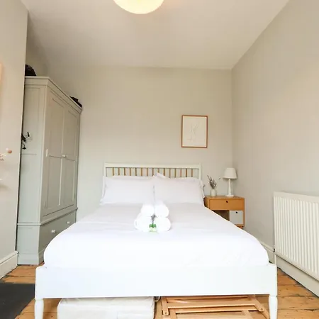 Dunford Road 2 Bedroom House Apartman