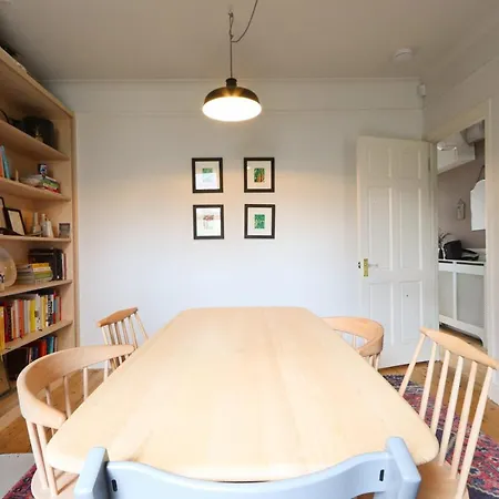 Dunford Road 2 Bedroom House Apartment *