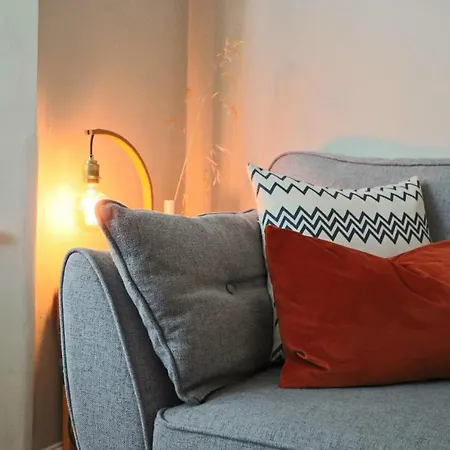 Dunford Road 2 Bedroom House Bristol