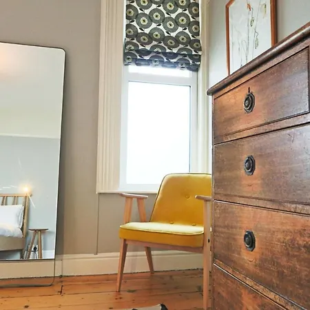 Dunford Road 2 Bedroom House * Bristol